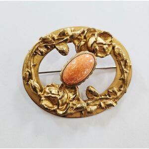 Vintage Art Nouveau Gold Tone Floral Coral Cabochon Circular Wreath Brooch Pin
